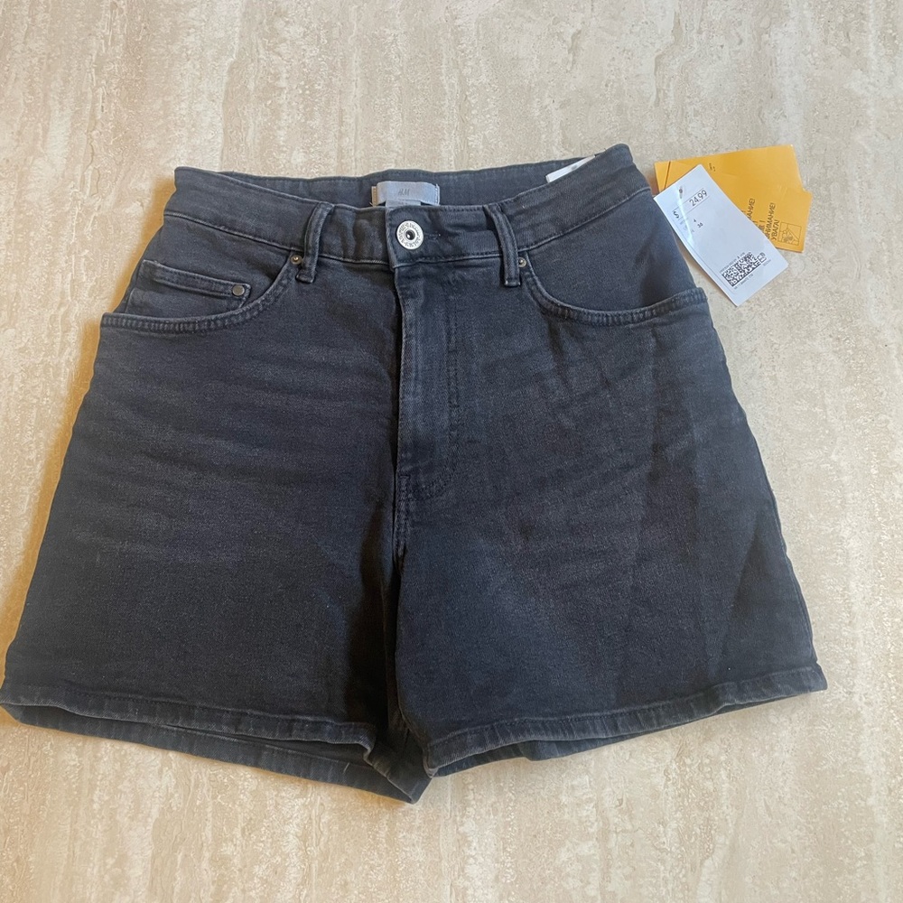 H&M Black High-Waisted Denim Jean Shorts Size 4 - NWT